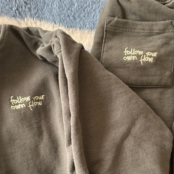 Zara Kids Sweatpants Set in Green and Grey - Picture 4 of 7